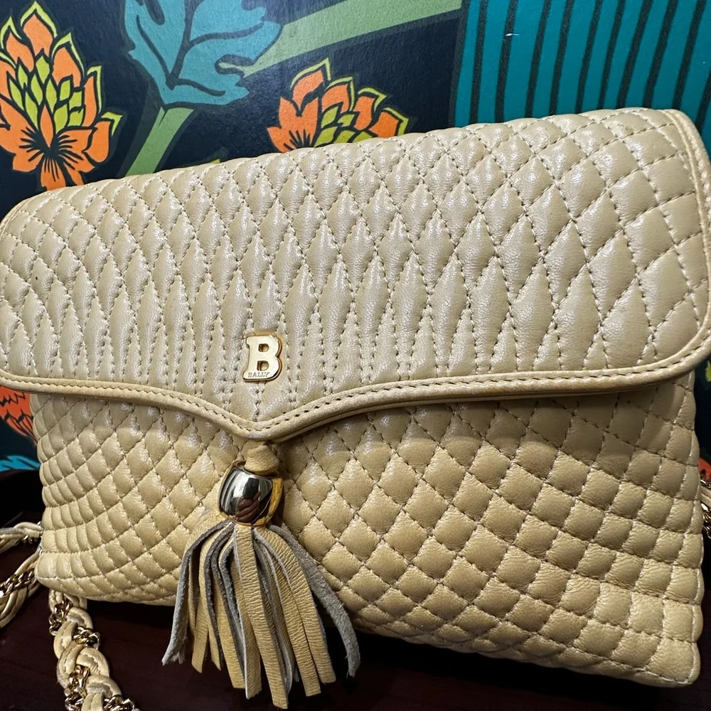 Bally Vintage Quilted Lambskin Tassel Shoulder Bag (1980s) - Picture 4 of 14
